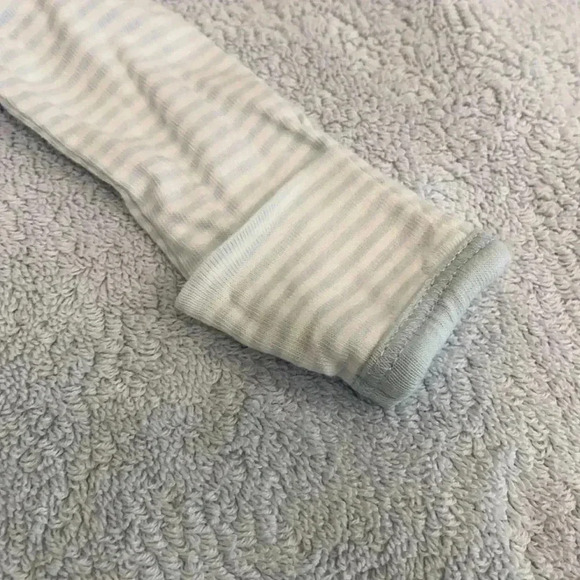 Carter’s Pjs - Picture 3 of 7